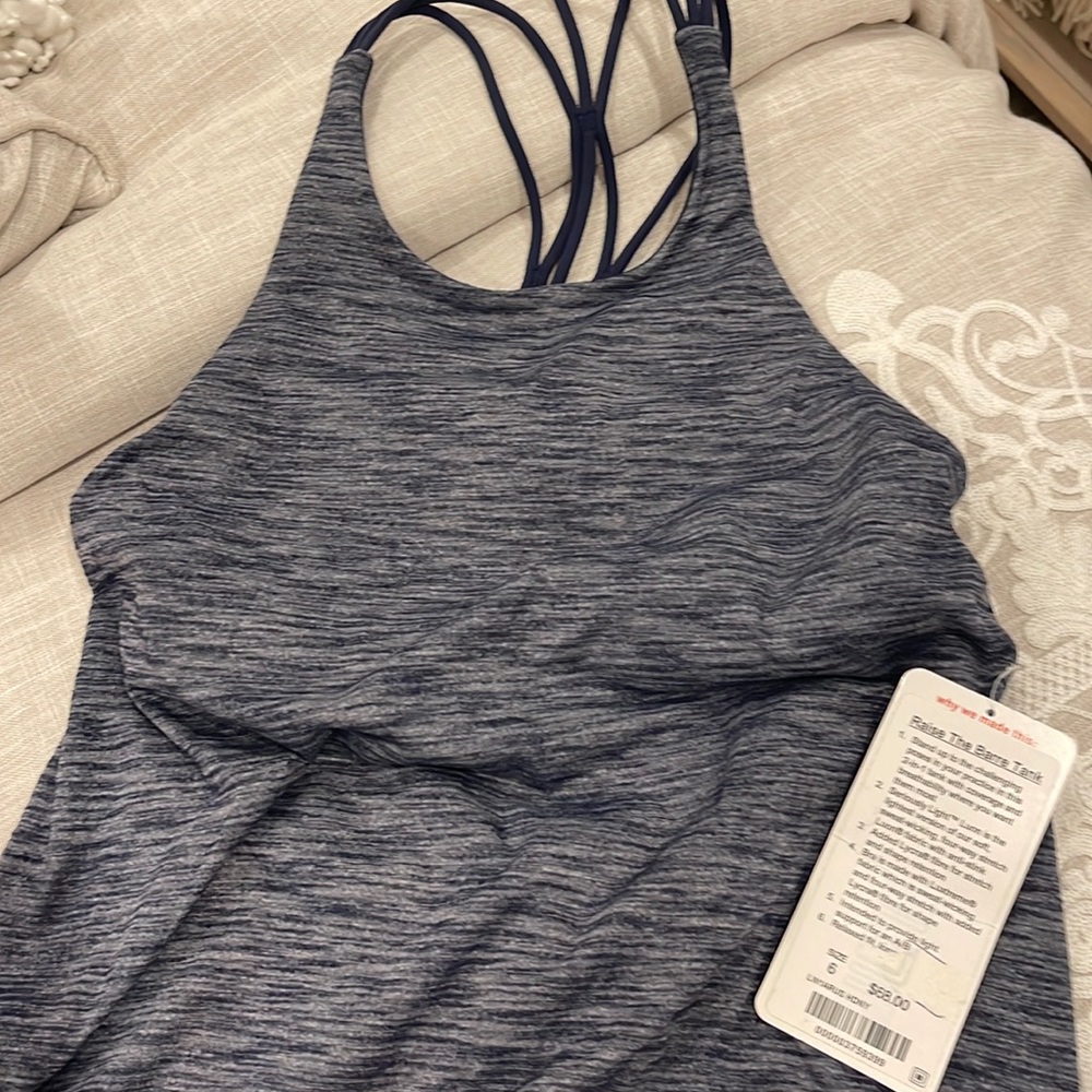 Lululemon top